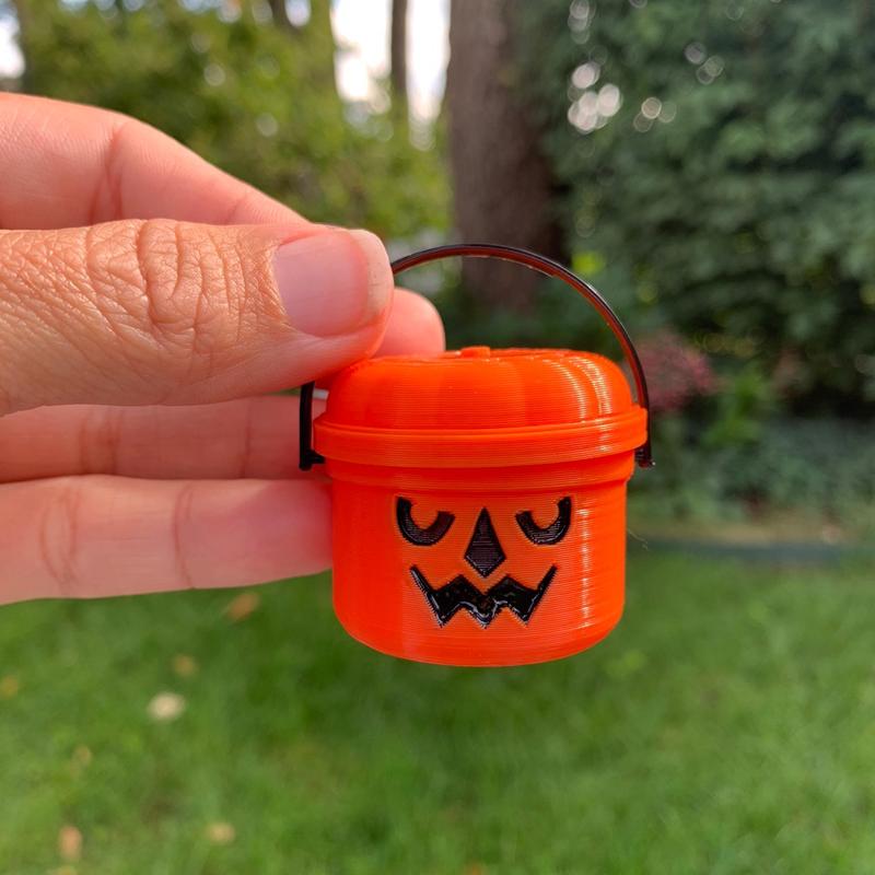 3D Printed Nostalgic Halloween Decoration Buckets