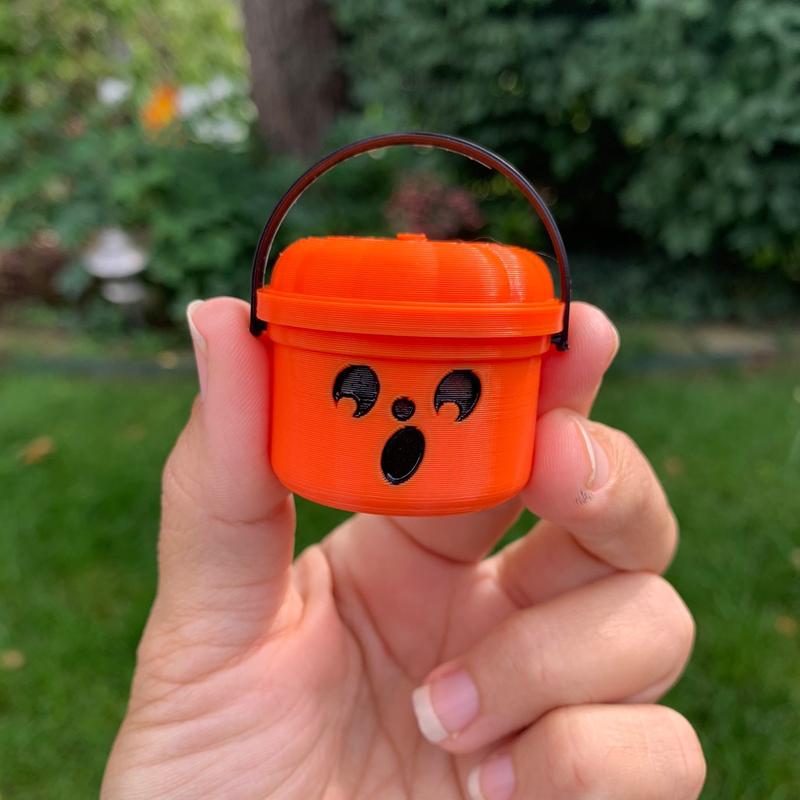 3D Printed Nostalgic Halloween Decoration Buckets