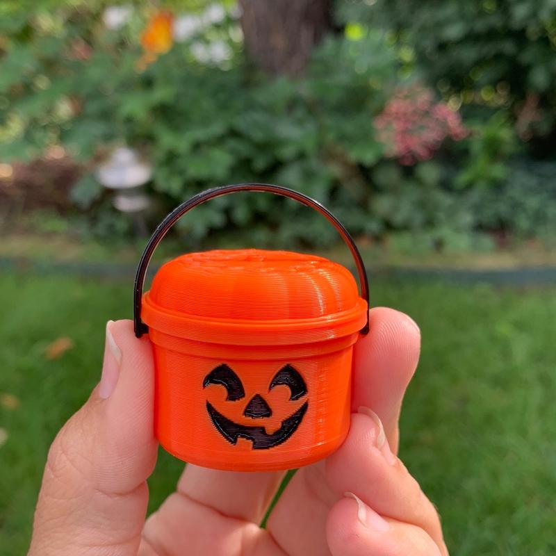 3D Printed Nostalgic Halloween Decoration Buckets