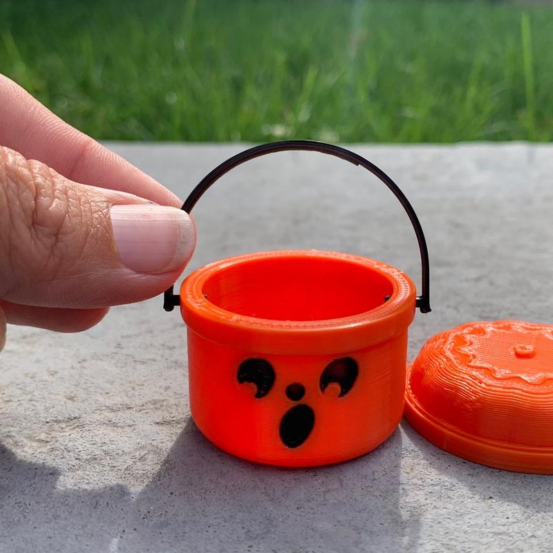 3D Printed Nostalgic Halloween Decoration Buckets