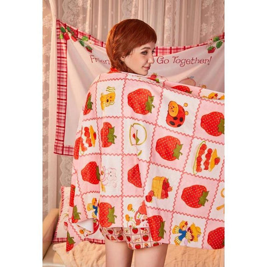 Strawberry Shortcake x Micotaku Vintage Bath Towel